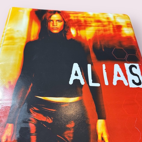 Vintage 2002 Touchstone Television Alias Jenifer Garner Black Three Ring Binder - Picture 3 of 6